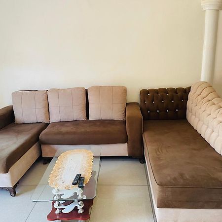 Villa Contemporaine Yaoundé Buitenkant foto