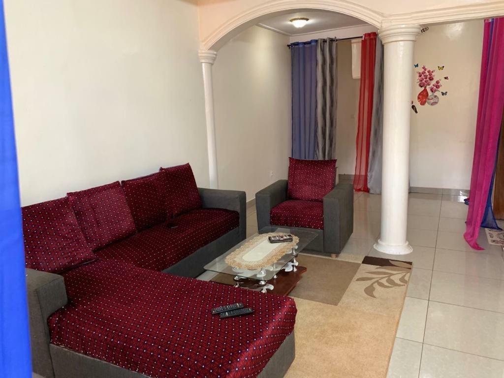 Villa Contemporaine Yaoundé Buitenkant foto